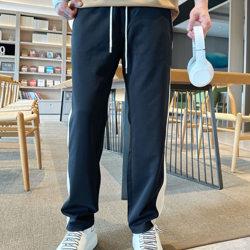 Moncler's new spring and summer casual pants